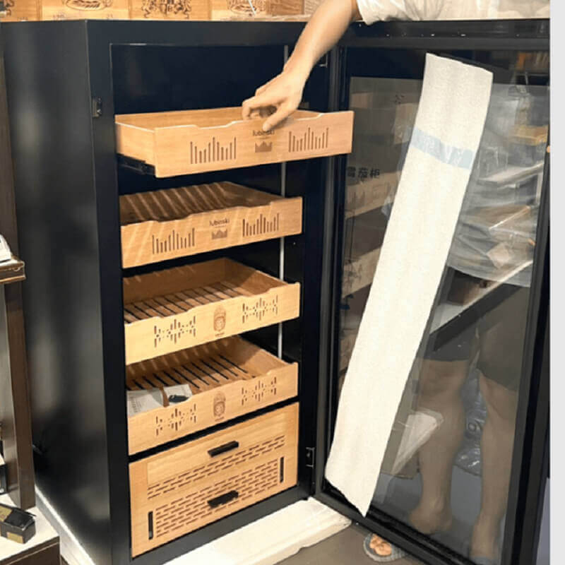 Xì Gà Vàng là đối tác phân phối các sản phẩm tủ bảo quản chính hãng